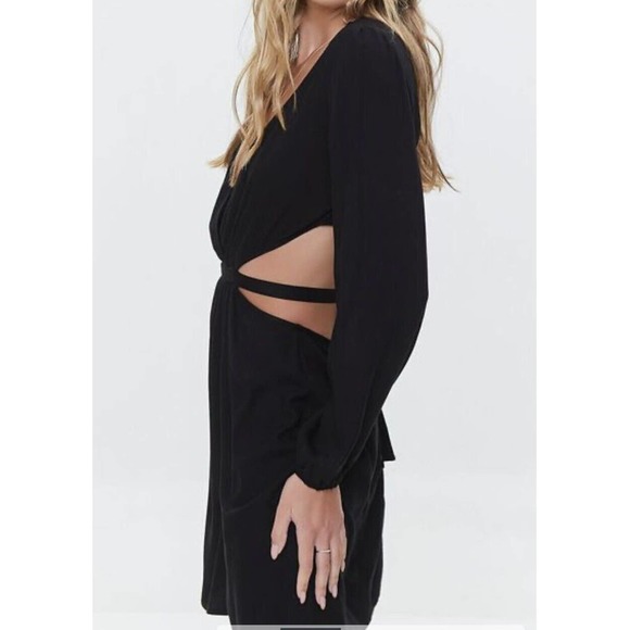 NWT Forever 21 Dress Womens Black Deep V-Neck Long Sleeve Cutout Tie Back Size L - Picture 4 of 16